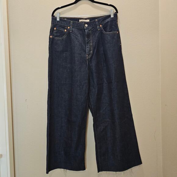 Levi's Women's Ribcage Pleated Cropped Wide Leg Jeans Size 31 - Picture 1 of 9